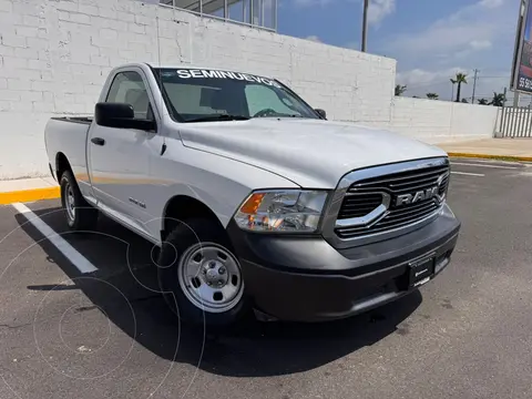 RAM 1500 Classic Crew Cab 4x2 V6 usado (2020) color Blanco financiado en mensualidades(enganche $74,800 mensualidades desde $9,098)