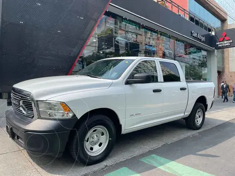 RAM 1500 Classic Crew Cab 4x4 V8 usado (2023) color Blanco financiado en mensualidades(enganche $175,818 mensualidades desde $16,777)