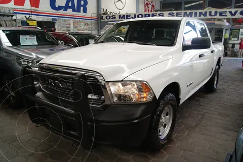RAM 1500 Classic Crew Cab 4x4 V8 usado (2022) color Blanco precio $555,000