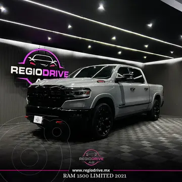 RAM 1500 Classic Crew Cab 4x4 V8 usado (2021) color Granito precio $819,900