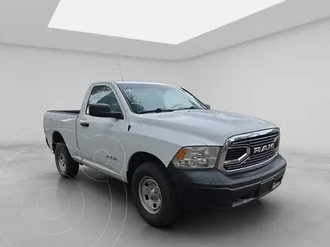 RAM 1500 Classic Crew Cab 4x2 V6 usado (2020) color Blanco financiado en mensualidades(enganche $88,562 mensualidades desde $8,074)