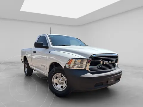 RAM 1500 Tradesman l6 4x4 usado (2020) color Blanco precio $325,000