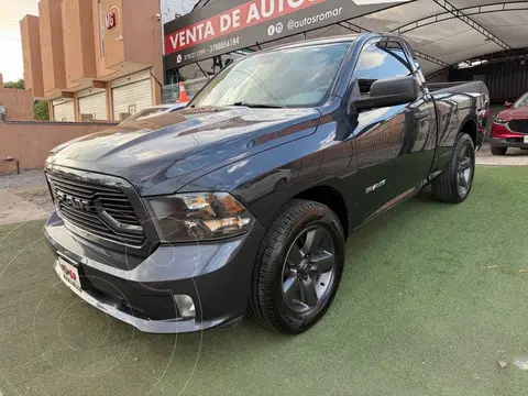 RAM 1500 Hemi Sport Regular Cab 5.7L 4x2 usado (2019) color Gris precio $389,999