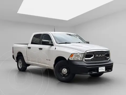 RAM 1500 SLT 1500 Crew Cab Trabajo 3.6L Aut 8 vel 4x2 usado (2020) color Blanco precio $440,900