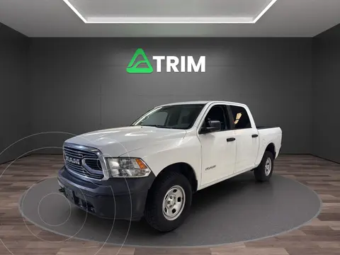 RAM 1500 SLT 1500 Crew Cab Trabajo 3.6L Aut 8 vel 4x2 usado (2020) color Blanco precio $355,600