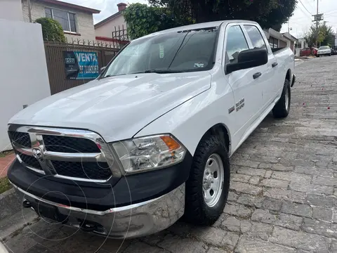 RAM 1500 Hemi Sport Crew Cab 5.7L 4x4 usado (2017) color Blanco precio $340,000
