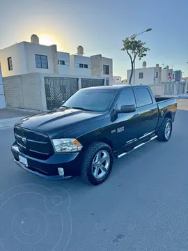 RAM 1500 Laramie Crew Cab 5.7L 4x2 usado (2014) color Negro precio $275,000