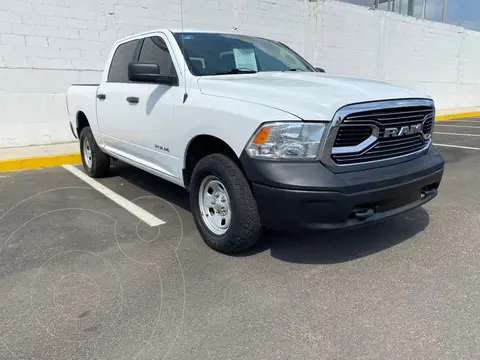 RAM 1500 SLT 1500 Crew Cab Trabajo 5.7L Aut 6 vel 4x4 usado (2020) color Blanco precio $440,900