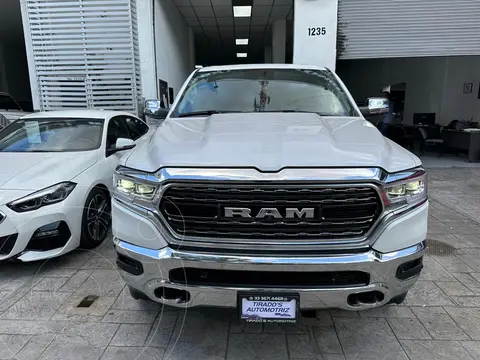 RAM 1500 Mild Hybrid Limited 4x4 usado (2023) color Blanco financiado en mensualidades(enganche $240,000 mensualidades desde $33,398)