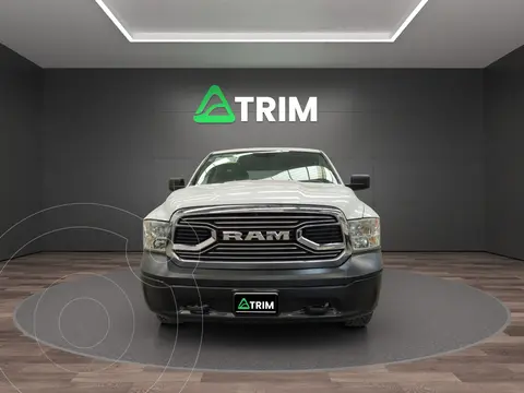 RAM 1500 SLT 1500 Crew Cab Trabajo 3.6L Aut 8 vel 4x2 usado (2019) color Blanco precio $311,500