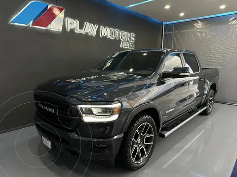 RAM 1500 Laramie Sport Aut 8 5.7L 4x4 usado (2021) color Gris Acero precio $890,000