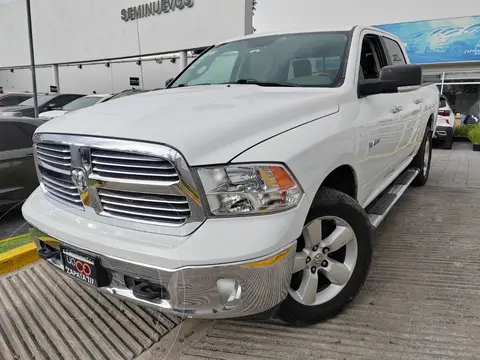 RAM 1500 Hemi Sport Crew Cab 5.7L 4x4 usado (2017) color Blanco precio $550,000