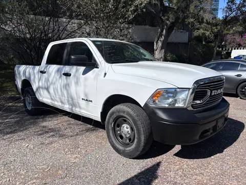 RAM 1500 SLT 1500 Crew Cab Trabajo 3.6L Aut 8 vel 4x2 usado (2020) color Blanco financiado en mensualidades(enganche $120,145 mensualidades desde $10,954)