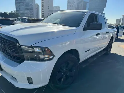 RAM 1500 Hemi Sport Crew Cab 5.7L 4x4 usado (2021) color Blanco precio $598,000