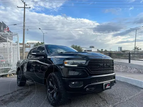 RAM 1500 Laramie Sport Black Package Aut 8 5.7L 4x4 usado (2020) color Negro precio $988,000