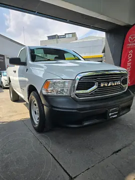 RAM 1500 SLT 1500 Crew Cab Trabajo 3.6L Aut 8 vel 4x2 usado (2020) color Blanco financiado en mensualidades(enganche $81,000 mensualidades desde $9,357)