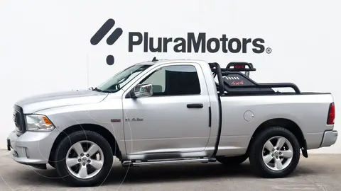 RAM 1500 SLT Regular Cab 5.7L 4x2 usado (2014) color plateado precio $249,000