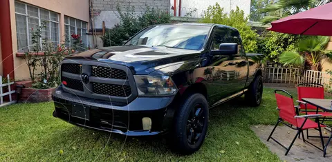 RAM 1500 Hemi Sport 5.7L 4x2 usado (2016) color Negro precio $335,000