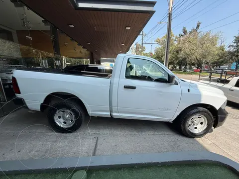 RAM 1500 Hemi Sport Regular Cab 5.7L 4x2 usado (2020) color Blanco precio $387,000