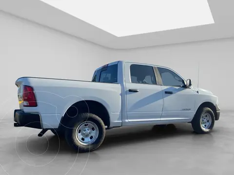 RAM 1500 SLT 1500 Crew Cab Trabajo 5.7L Aut 6 vel 4x4 usado (2020) color Blanco financiado en mensualidades(enganche $96,998 mensualidades desde $11,798)