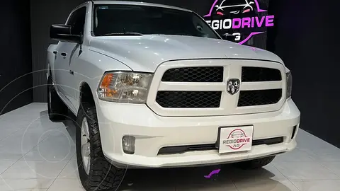 RAM 1500 Hemi Sport 5.7L 4x4 usado (2016) color Blanco precio $399,900