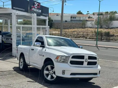 RAM 1500 Hemi Sport 5.7L 4x2 usado (2013) color Blanco precio $258,000