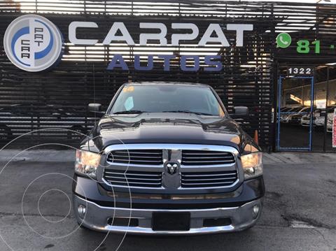 RAM 1500 SLT Quad Cab 5.7L 4x2 usado (2014) color Azul Marino precio $329,000