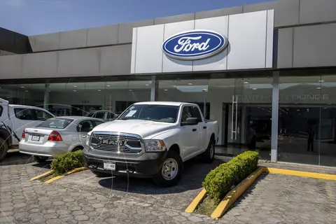 RAM 1500 SLT usado (2019) color Blanco precio $472,000