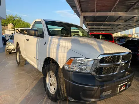 RAM 2500 SLT 2500 Trabajo 5.7L Aut 4x2 usado (2019) color Blanco precio $398,000