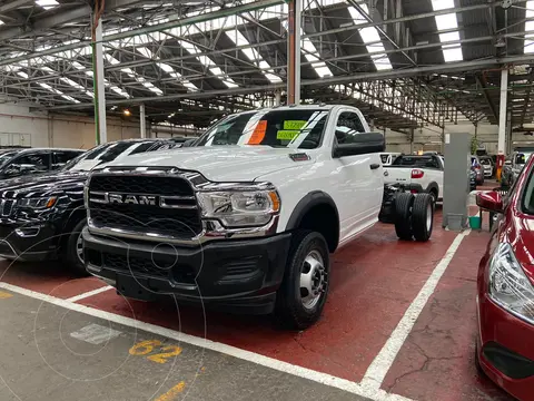 RAM 4000 6.7L Chasis Crew Cab 4x4 usado (2022) color Blanco financiado en mensualidades(enganche $182,500 mensualidades desde $19,000)