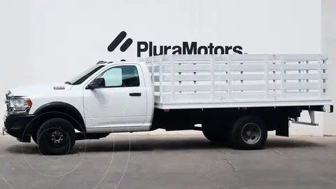 RAM 4000 6.7L Chasis Crew Cab 4x4 usado (2022) color Blanco financiado en mensualidades(enganche $160,380 mensualidades desde $13,665)