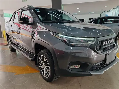 RAM 700 Bighorn Crew Cab usado (2023) color Gris precio $390,000
