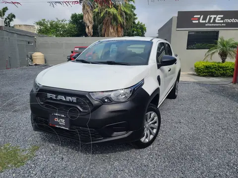 RAM 700 SLT Crew Cab usado (2024) color Blanco precio $319,900