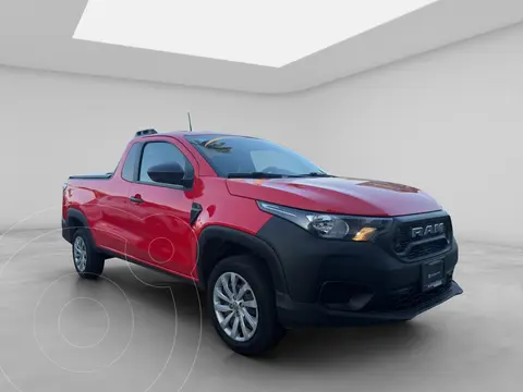RAM 700 SLT Regular Cab usado (2024) color Rojo precio $280,000