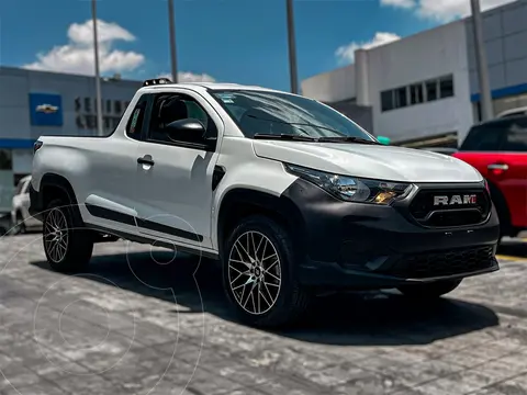 RAM 700 SLT Crew Cab usado (2021) color Blanco financiado en mensualidades(enganche $73,830 mensualidades desde $4,919)