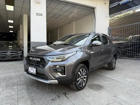 RAM 700 Laramie Crew Cab usado (2024) color Gris precio $419,900