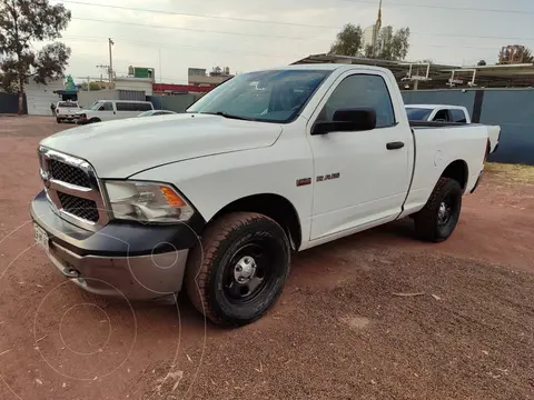 RAM ST 2500 Regular Cab 4.7L 4x2 usado (2013) color Blanco precio $150,000