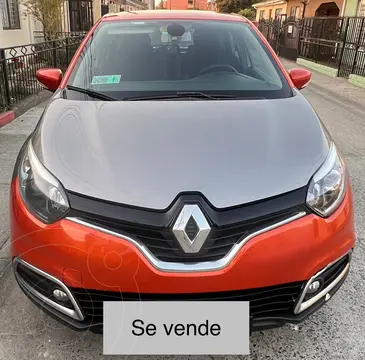 Renault Captur 1.5L Expression usado (2017) color Gris precio $7.900.000