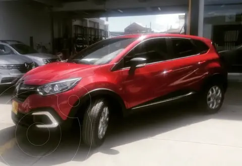 Renault Captur 1.6L Zen usado (2023) color Rojo precio $80.000.000