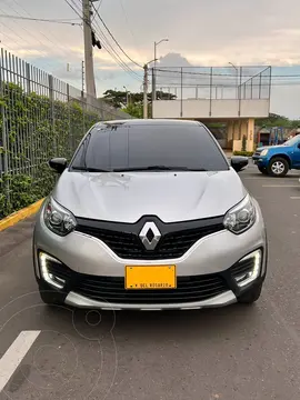 Renault Captur 2.0L Intens Aut Bi-tono usado (2022) color Gris precio $90.000.000