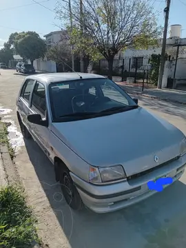Renault Clio 5P RL usado (1995) color Gris precio $4.000.000