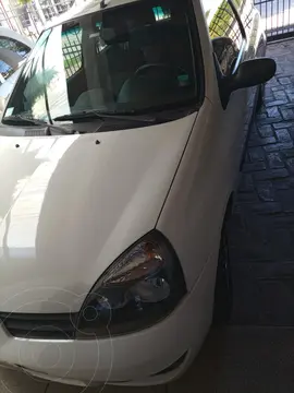 Renault Clio 3P 1.2 Campus Pack II usado (2012) color Blanco precio $9.500.000