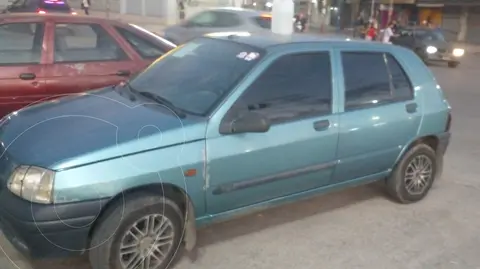 Renault Clio 5P RL usado (1996) color Celeste precio $4.300.000