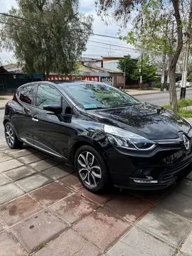 Renault Clio 1.2 Expression usado (2017) color Negro precio $6.000.000