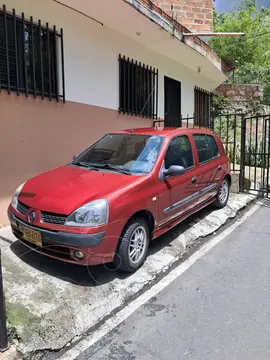 Renault Clio Authentique cool usado (2008) color Rojo precio $16.800.000