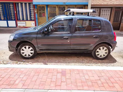Renault Clio 1.2L Night & Day usado (2017) color Gris Cometa precio $28.500.000