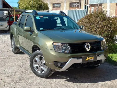 Renault Duster Oroch Privilege 2.0 usado (2019) color Verde Esmeralda financiado en cuotas(anticipo $4.400.000)