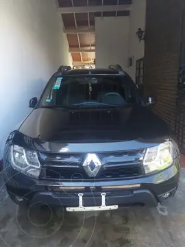 Renault Duster Oroch Dynamique 2.0 usado (2017) color Negro Nacre precio u$s15.000