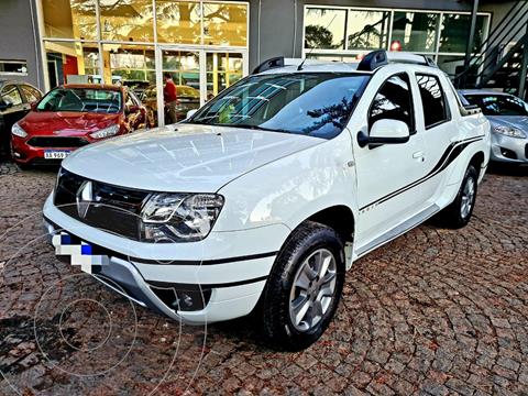 foto Renault Duster Oroch Privilege 2.0 usado (2017) color Blanco precio $1.980.000