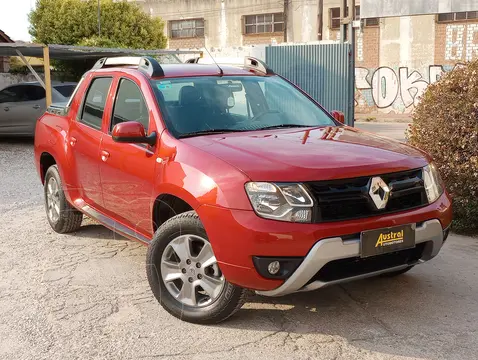 Renault Duster Oroch Privilege 2.0 usado (2019) color Rojo Fuego financiado en cuotas(anticipo $3.900.000)